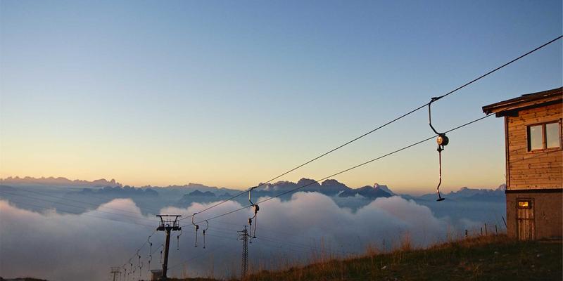 从恒大门业工程案例看大型商业综合体：如何通过系统门窗与阳光房实现门类设计一体化