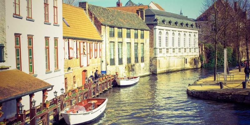 恒大门业赋能城市地标：解密大型商业综合体门窗系统的选型与应用之道