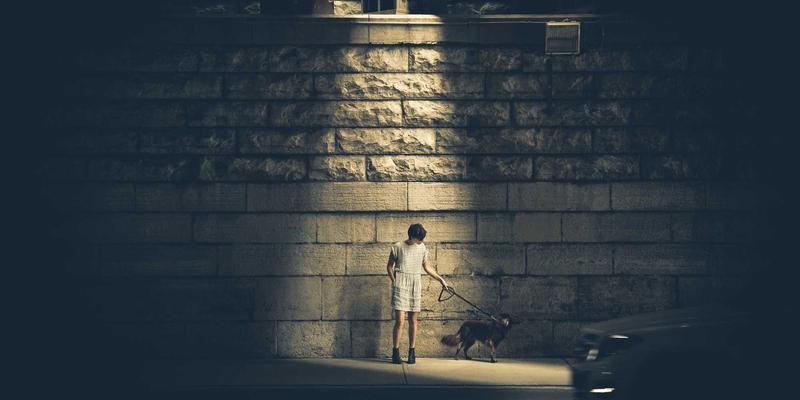 极简美学与极致密封的平衡艺术:深度解析恒大门业窄边全景门